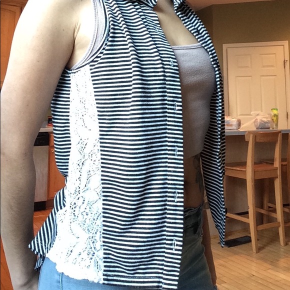 Xhilaration high-low cutt-off tunic - Picture 2 of 8